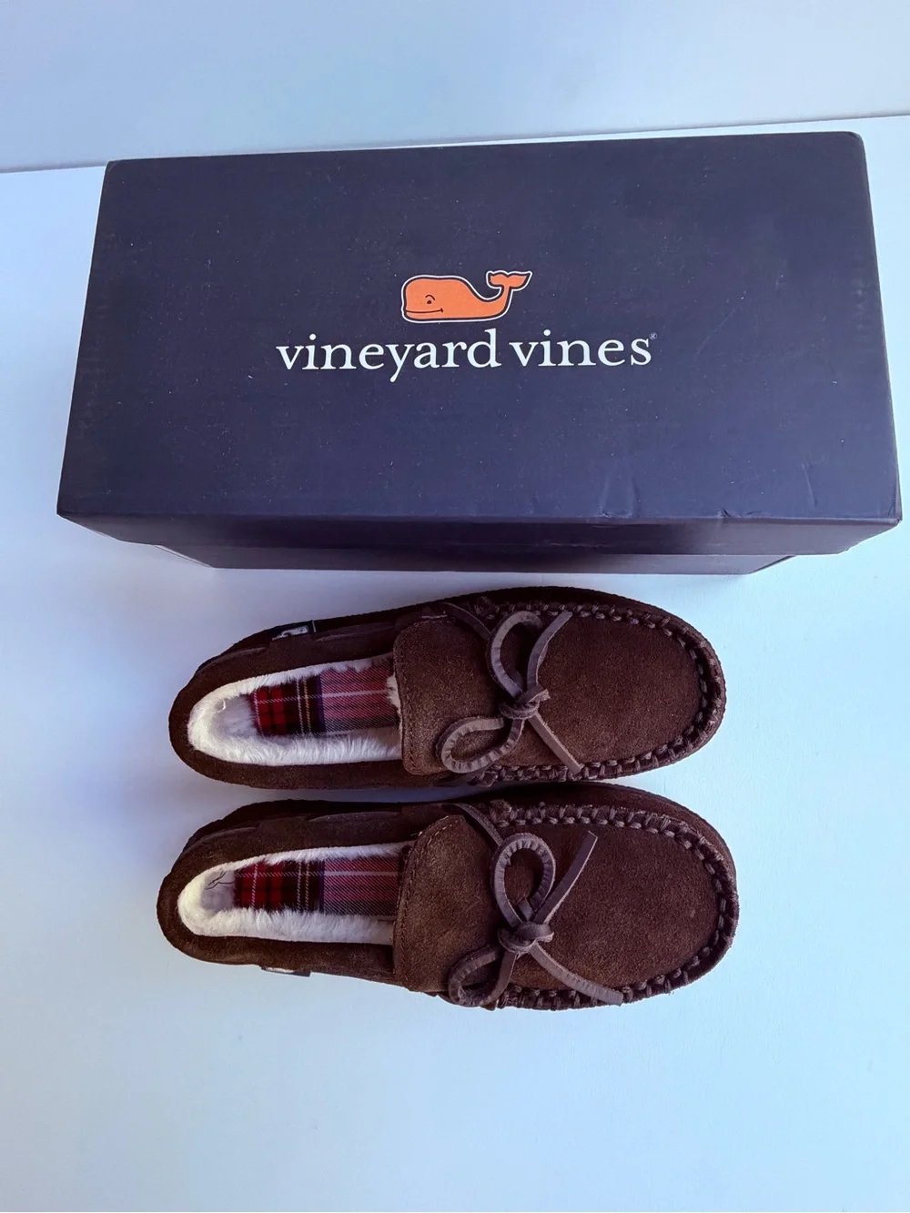 Vineyard Vines comfortable brown